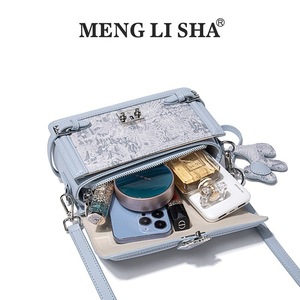 Borsa a Tracolla Piccola Quadrata in PU Stile Coreano Retrò di Alta Gamma con Ricami e Cerniera, Versatile e Trendy per Donne - Product Image 4