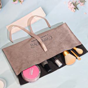 Pochette/Sac à rabat en flanelle grise écologique avec logo personnalisé sérigraphié / Sac anti-poussière / Pochette d'emballage de luxe en velours pour coffret cadeau - Product Image 2