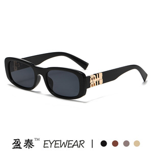 แว่นตา แว่นกันแดดทรงสี่เหลี่ยม สีดำ UV400 แว่นกันแดดแฟชั่นสำหรับผู้หญิง - Product Image 1