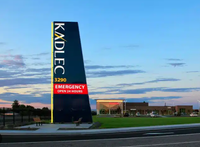 Équipement publicitaire extérieur personnalisé de haute qualité, panneau LED de signalisation directionnelle, nouveau produit - Panneaux publicitaires haut de gamme