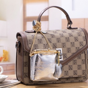 Logo personnalisé Nouveau mini sac en cuir véritable pour rouge à lèvres porte-monnaie écouteurs maquillage cosmétique <span class=keywords><strong>pochette</strong></span> de rangement avec chaîne pour les femmes - Product Image 2
