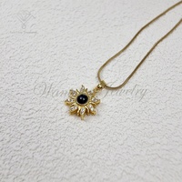 LV042 Colliers ras du cou tendance avec projection « JE T'AIME » en 100 langues, pendentif bijou plaqué or 18 carats avec breloque soleil