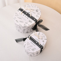 Boîte cadeau ovale en carton rigide de style français à motif floral - Conception à ouverture facile pour l'emballage de gâteaux d'anniversaire et de la Fête de la Mi-Automne pour les meilleurs amis