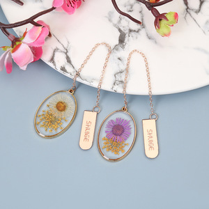 Marcapáginas <span class=keywords><strong>de</strong></span> Metal creativo 2025 con flores secas, papelería escolar y estudiantil personalizable para educación y <span class=keywords><strong>agencia</strong></span> <span class=keywords><strong>de</strong></span> viajes - Product Image 4