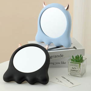 Miroir de <span class=keywords><strong>maquillage</strong></span> portable et mignon pour le bureau, en plastique, avec un design de <span class=keywords><strong>petit</strong></span> <span class=keywords><strong>diable</strong></span>, luxueux et personnalisé pour les filles, miroir de <span class=keywords><strong>maquillage</strong></span> pour s'habiller - Product Image 1