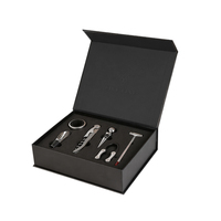 Boîte à outils rigide écologique vert sauge avec inserts en EVA et fermeture magnétique pour l'emballage d'accessoires à vin et de coffrets cadeaux