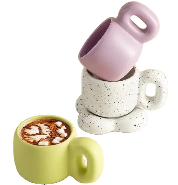 500ml सुंदर चीनी मिट्टी के फूल के आकार के साथ गलफुला कॉफी कप तश्तरी नॉर्डिक धुंधला मैट रंगीन वसा दूध कप के साथ सेट नाश्ता प्लेट