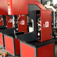 Machine de rivetage hydraulique automatique pour la préparation des conduites d'air et la transformation de tôles – Précision motorisée