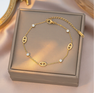 Ensemble <span class=keywords><strong>collier</strong></span> et bracelet <span class=keywords><strong>en</strong></span> acier inoxydable style luxe léger français, orné de diamants blancs et de pendentif <span class=keywords><strong>en</strong></span> forme de nez de cochon, <span class=keywords><strong>pour</strong></span> <span class=keywords><strong>femme</strong></span> - Product Image 3
