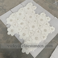 Carrelage mural et de sol en marbre blanc de Carrare italien, motif mosaïque feuille et fleur, design moderne, pour villa, marbre blanc de Thassos grec