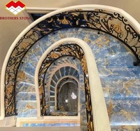 Pierre de marbre onyx bleu moderne avec panneau rétroéclairé LED, dalle d'onyx translucide naturelle pour mur, sol et escalier de salle de bain