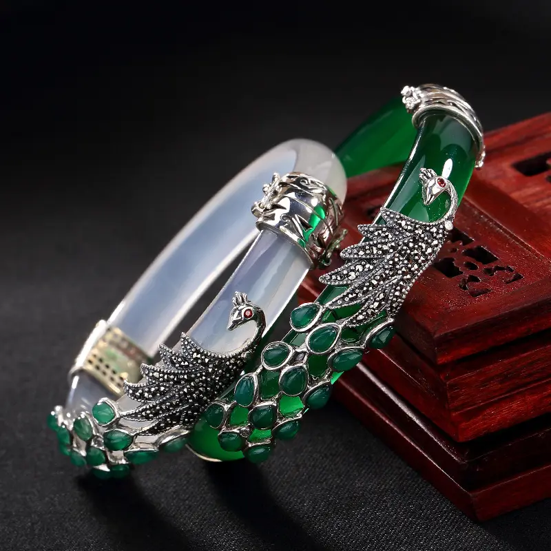 Großhandel 925 Sterling Silber Edlen Schmuck Armband Pfau Weiß Und Grün Chalcedon frauen Stil Intarsien Thai Öffnen Armband