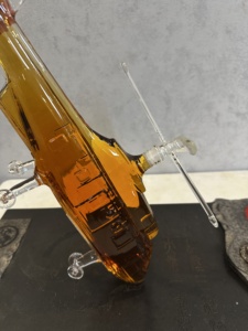 <span class=keywords><strong>Carafe</strong></span> à whisky en forme d'hélicoptère personnalisée pour vin, bourbon et spiritueux, fabriquée à la main, vente en gros en usine, article en vrac - Product Image 6