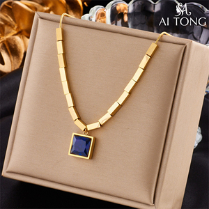 Collier élégant en acier inoxydable, style rétro parisien, avec pendentif carré orné de diamants bleus, polyvalent, idéal pour les trajets quotidiens - Grande <span class=keywords><strong>Vente</strong></span> - Product Image 1