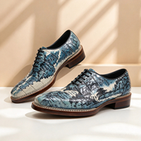 Chaussures en cuir pour hommes avec motifs montagne et eau, style artistique chinois traditionnel et élégant