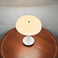 Lampe de Table Tactile Design Champignon Moderne pour Chambre/Bureau, Alimentée par Batterie, 3 Températures de Couleur, Luminosité Réglable, en Plastique, Décoration Intérieure