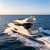 Yacht de luxe de 53 pieds avec flybridge, moteurs diesel inboard, coque en fibre de verre pour les excursions, les croisières, les sports nautiques, la pêche et les divertissements