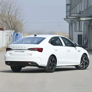 Хорошие продажи в Китае бензиновые автомобили 2021 2022 2023 Skoda KAROQ OCTAVIA 2 3 A7 подержанные автомобили США