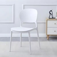 Chaise de salle à manger empilable en polypropylène, design simple, couleurs OEM, en plastique intégral, en promotion