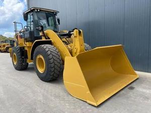 Chargeuse sur pneus Caterpillar 950M 2021 d'occasion, état quasi neuf (90%), idéale pour les travaux de manutention de matériaux dans les zones minières et portuaires. - Product Image 3