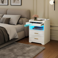 Table de chevet blanche avec station de charge, lumières LED RGB, 3 tiroirs, poignées dorées
