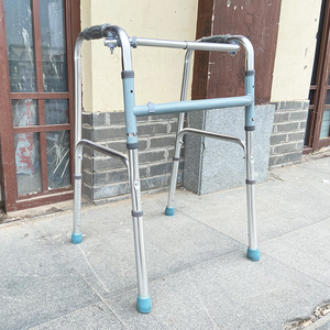 Aide à la marche en alliage d'aluminium, réglable en hauteur, avec quatre bâtons, pour la rééducation - Product Image 2