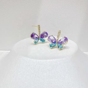 ต่างหูเงินแท้ 925 ราคาโรงงาน ป้องกันการแพ้ ดีไซน์หรูหรา ทันสมัย ประดับเพชรคิวบิกเซอร์โคเนียหลากสี รูปทรงผีเสื้อ - Product Image 1