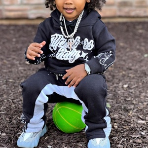 Ensembles de vêtements pour enfants et bébés avec logo personnalisé imprimé en relief, sweats à capuche pour garçons, ensembles de <span class=keywords><strong>jogging</strong></span> pour enfants, survêtements, pantalons de survêtement superposés, <span class=keywords><strong>ensemble</strong></span> 2 pièces - Product Image 2