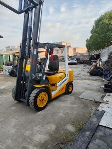 Chariot élévateur TCM FD30T6N d'occasion, faible nombre d'heures de fonctionnement, 3 tonnes, avec pince et moteur diesel ISUZU, origine Japon - Product Image 4