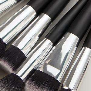 ชุดแปรงแต่งหน้ามืออาชีพ 40 ชิ้น ด้ามไม้ แปรงแต่งหน้าสำหรับรองพื้น แป้ง อายแชโดว์ พร้อมที่คาดผมฟรี - Product Image 5