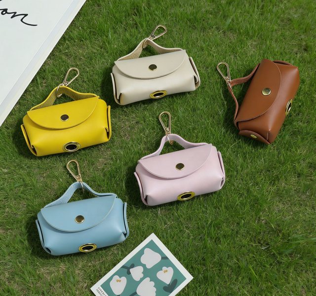 Wholesale Fashion PU Leather Keychain Coin Bag Mini Pouch Earphone Key Holder With Metal Clip Handbag Accessories for Women