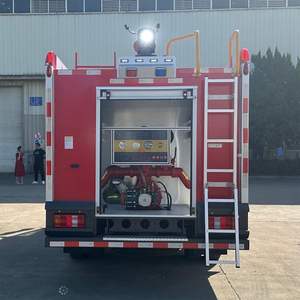 SINOTRUK ZZ1047D3815C1R45 HOWO 4X2 camiones <span class=keywords><strong>de</strong></span> <span class=keywords><strong>bomberos</strong></span> reales <span class=keywords><strong>de</strong></span> espuma <span class=keywords><strong>de</strong></span> agua para extinción <span class=keywords><strong>de</strong></span> incendios - Product Image 4