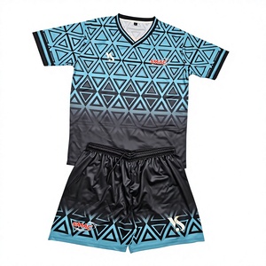 เสื้อกีฬาพิมพ์ลายแบบซับลิเมชั่นสไตล์ใหม่แบบกำหนดเองและกางเกงขาสั้นเอวยางยืดชุดฟุตบอลแบบกำหนดเอง - Product Image 5