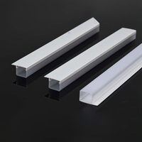Boîtier de lampe en plastique bicolore intégré, base en PVC avec diffuseur supérieur en PC, boîtier de lampe co-extrudé triple protection