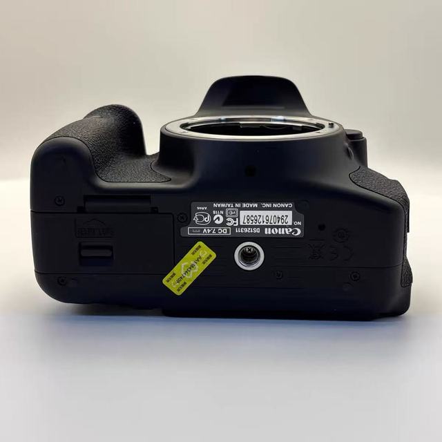 EOS 600D Second Hand DSLR Camera 8MP HD Video Optical Zoom F1.8 EF Sensor Battery Charger Memory Card Grade Original Accessories