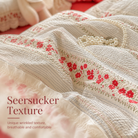 Parure de lit florale rouge 4 pièces en polyester seersucker avec double dentelle à volants, imprimé réactif pastoral