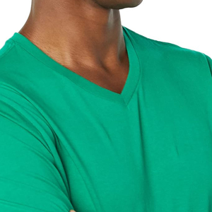 เสื้อยืดคอกวีแขนสั้นผู้ชายสีพื้น น้ำหนักเบา สกรีนโลโก้ได้ ผ้าระบายอากาศ แห้งเร็ว เหมาะสำหรับกิจกรรมกลางแจ้ง - Product Image 6