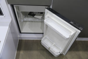 <span class=keywords><strong>Camper</strong></span> Eléctrico Desplegable para Camioneta de Plataforma Plana 4x4, Caravana Todoterreno con Aire Acondicionado, Baño y Autocaravana Deslizable - Product Image 4