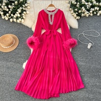 Robe longue plissée élégante pour femme WIWT, à manches longues, coupe trapèze, col orné de strass, poignets à plumes, ceinturée, pour soirée décontractée ou usage quotidien
