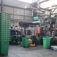 Poubelle à couvercle roulant en HDPE bleu de 100 litres avec structure autoportante, poubelle à déchets en plastique mobile écologique pour intérieur/extérieur