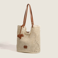 Hohle, aus Baumwolle gehäkelte, gewebte Tragetasche, Damen-Sommer-Strandtasche mit abnehmbarem Leder-Umhängegurt mit Perlen