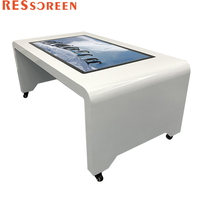 Table interactive tactile intelligente Android multi-écrans populaire pour bars et cafés, avec résolution 4K et recharge sans fil