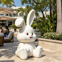 Sculpture en résine et fibre de verre de lapin mignon de dessin animé, décoration de jardin extérieure personnalisée, pour zone touristique, rue commerciale et parc.