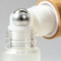 Flacons à bille en verre dépoli de 5 ml et 10 ml avec bouchons imitation bois, ensemble de flacons de voyage portables vides et rechargeables pour huiles essentielles