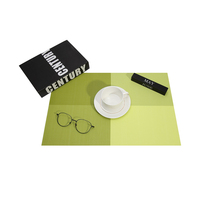 Ensemble de tapis de table en PVC de haute qualité napperon tissé en plastique pour le dîner à manger tapis de plat en feutre PU pour Restaurant hôtel cuisine utilisation