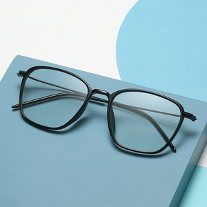 Thiết kế mới thời trang TR90 eyeframe photochromic kính máy tính với mô hình in kính mát hộp - Product Image 1