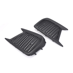 Paire de grilles inférieures de pare-chocs avant Subaru WRX STI, perforées nid d'abeille, pour feux antibrouillard - Product Image 5