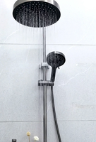 Ensemble de douche complet pour usage domestique et hôtelier, avec chauffe-eau, pommeau de douche en cuivre apparent et fonction bulle
