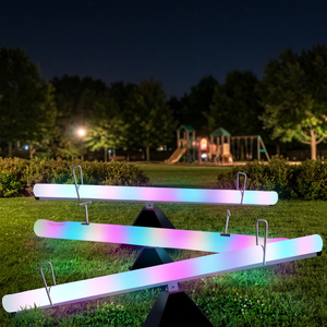 Balançoire personnalisée pour extérieur, parc, aménagement paysager, décoration de rue, balançoire en plastique imperméable avec LED - Product Image 2