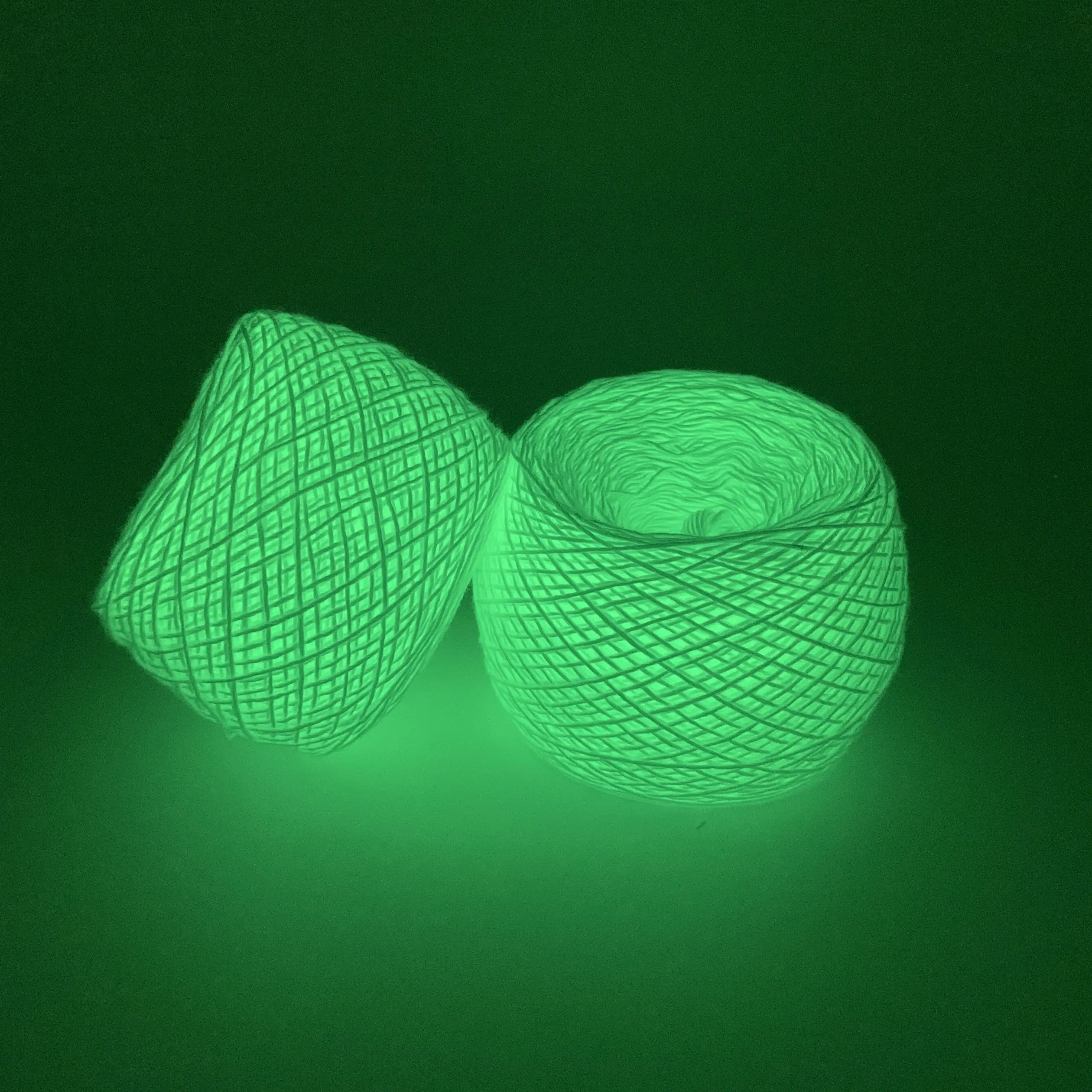 DIY tejido a mano creativo caliente nuevos productos Medio terciopelo efecto luminoso hilo elegante bola de lana